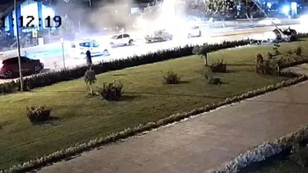 Kahramanmaraş'ta üç araç işte böyle birbirine girdi