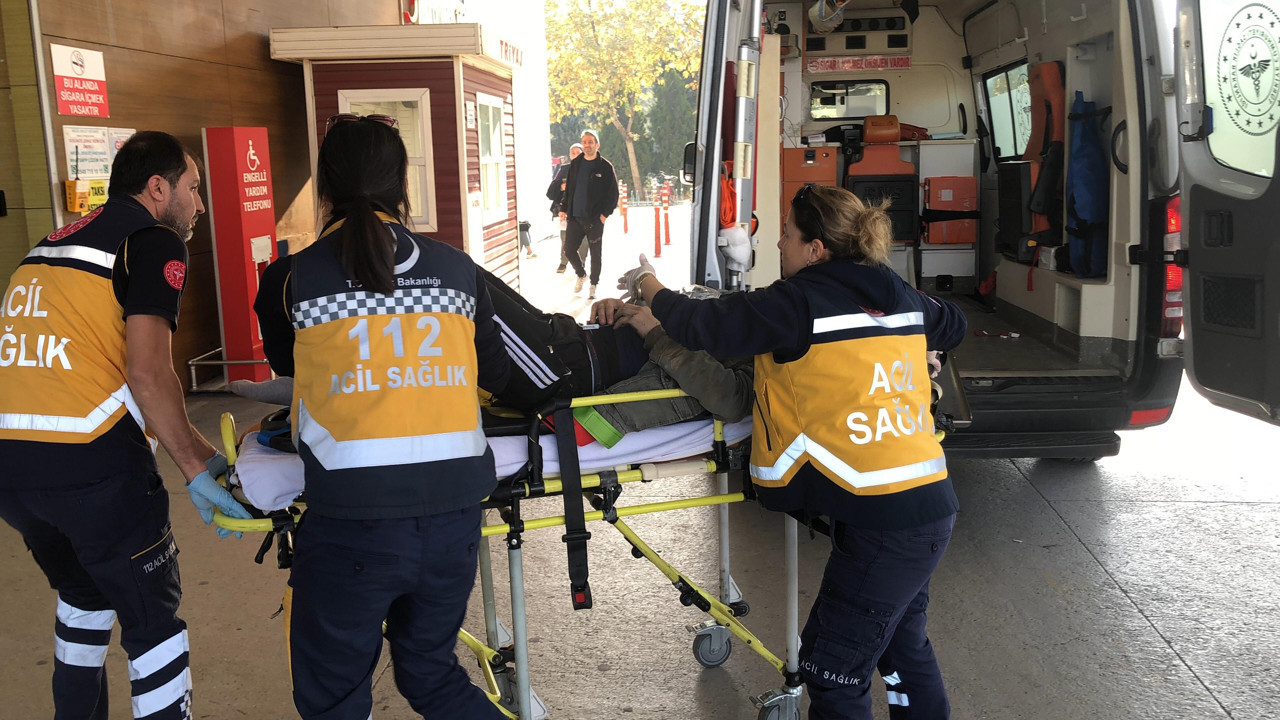 Kullandığı kamyonetin altında kaldı