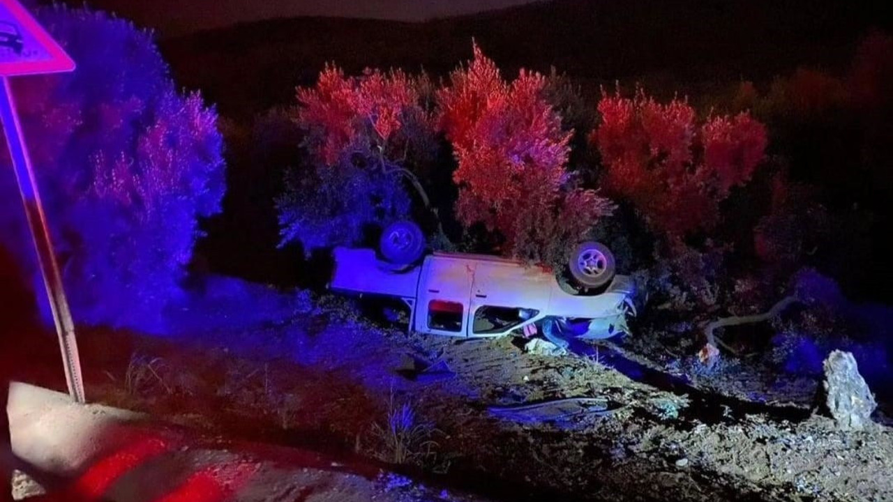 Takla atarak tarlaya uçtu: 1 ölü