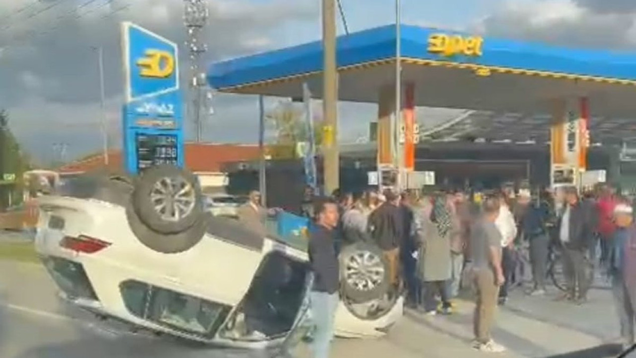 Kütahya'da iki otomobil çarpıştı: 2 yaralı (10 Kasım 2023)