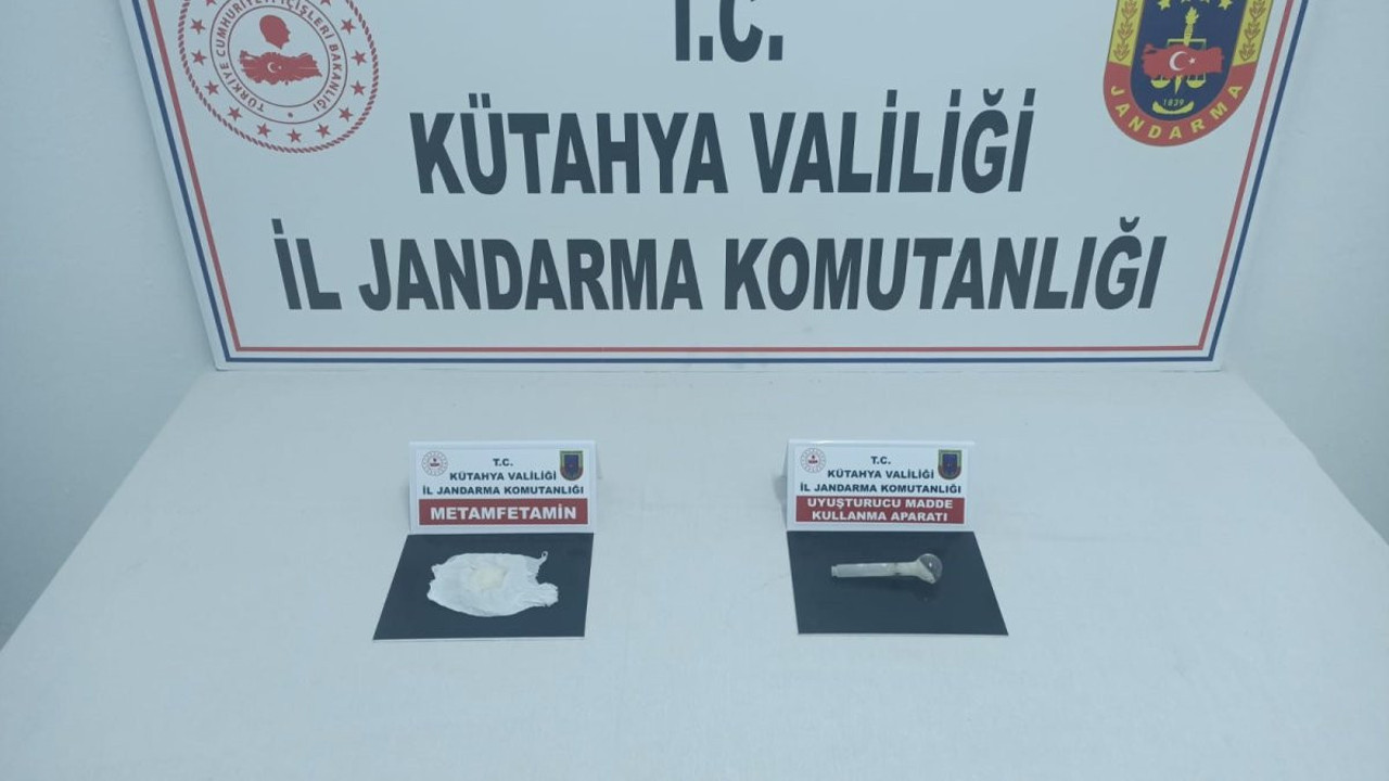 Domaniç’te durdurulan şüpheli araçta uyuşturucu ele geçirildi