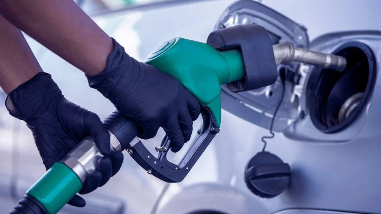 Akaryakıtta salı günü neler olacak neler. Geliyor gelmekte olan