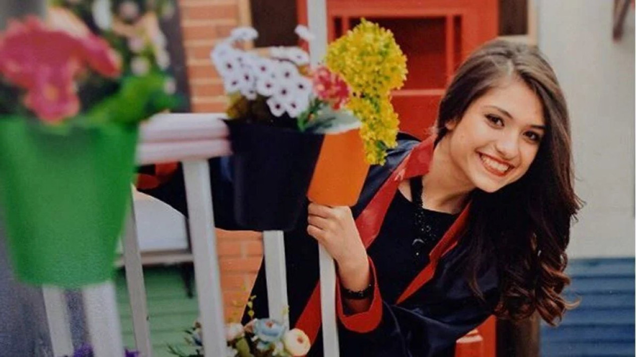 Aybüke;Öğretmen Oldum ben filminin fragmanı ağlattı. PKK'lı teröristlerce şehit edilmişti