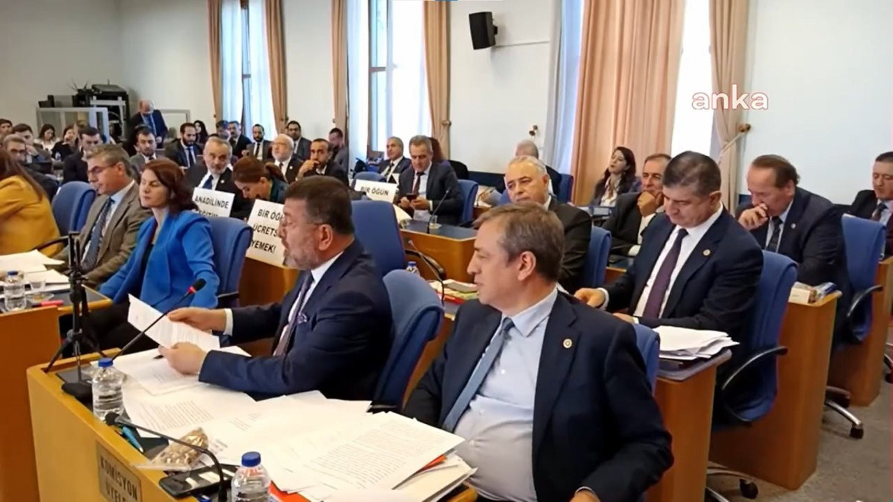 AKP ve CHP arasında ücretli öğretmen tartışması: Öğretmenin 9 bin TL ücreti senin kravat paranı karşılamıyor