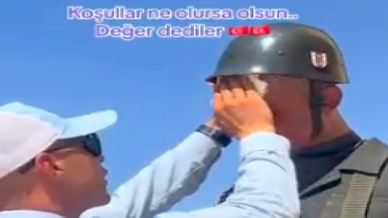 Terleyen askerin terini sildi, askerin sessiz teşekküre kalplere dokundu