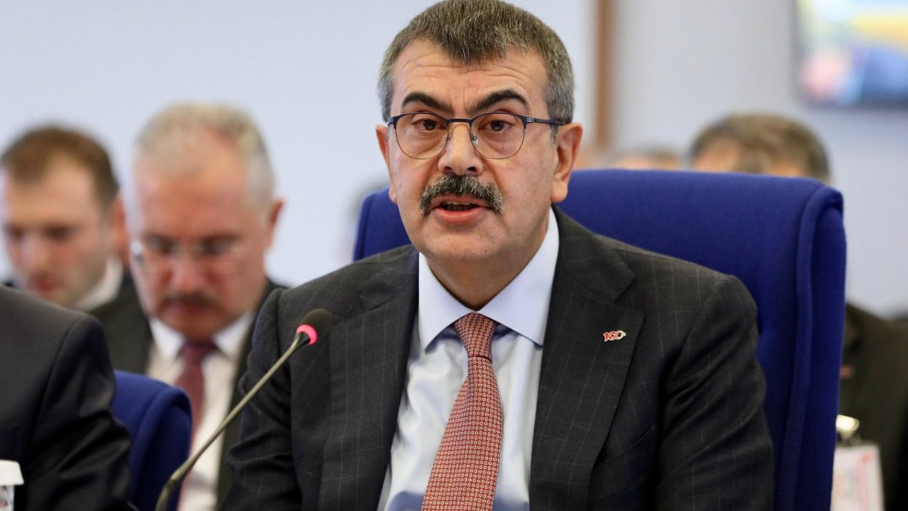 Bakan Tekin milletvekillerinin 'eğitimde laiklik' sorusunu yanıtladı