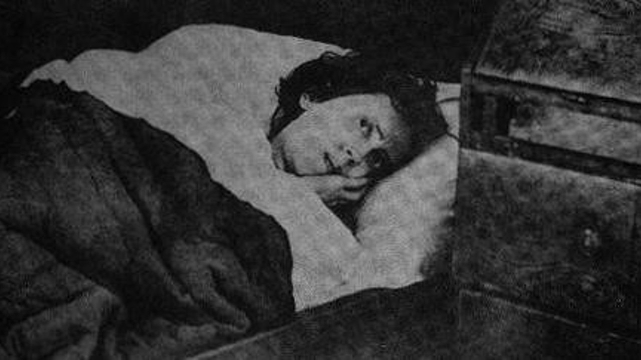 14 yaşında uyuyup tam 32 yıl boyunca uyanmayan kızın acayip öyküsü