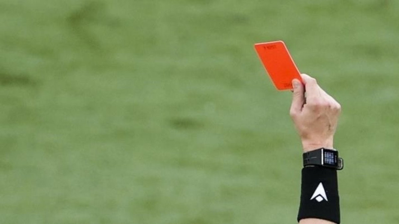 Almanya-Türkiye maçının hakemi açıklandı