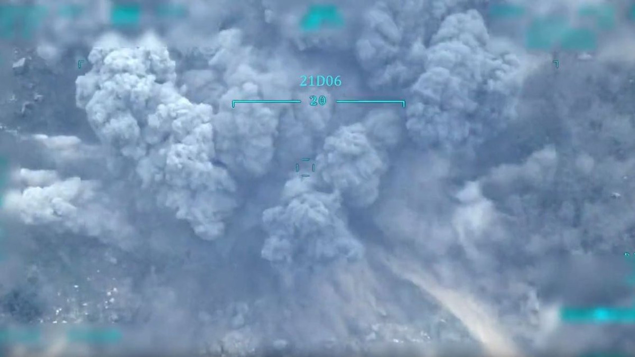 Irak'ın kuzeyine hava harekatı! Teröristler böyle bombalandı