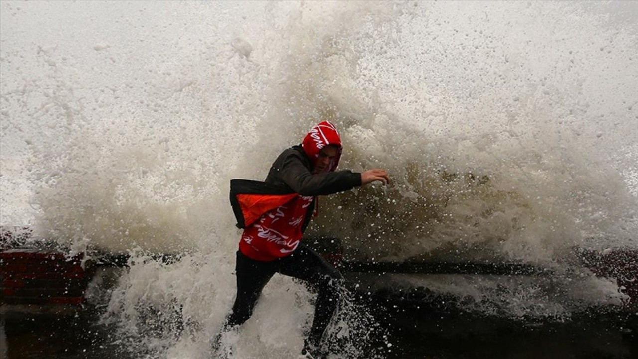 Meteoroloji’den 6 il için kuvvetli yağış uyarısı. Pazar sabahına kadar sürecek. Herkes dikkatli olsun