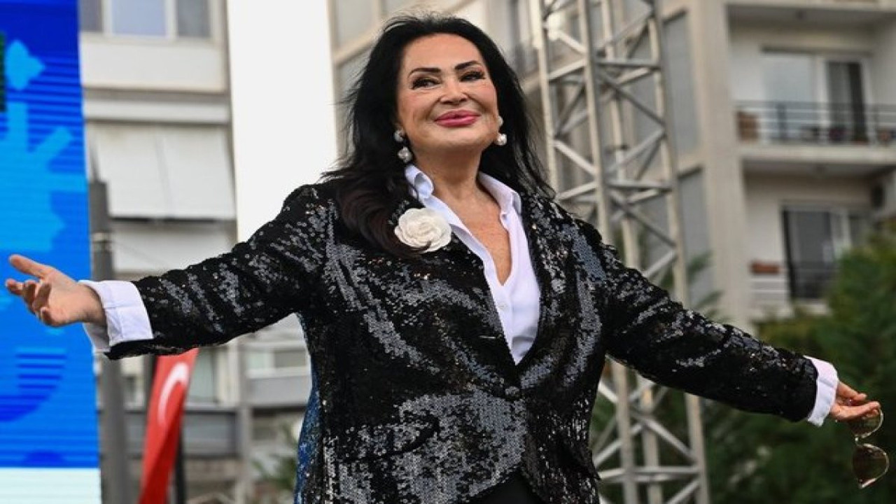 Türkan Şoray'a 'Onur Nişanı'