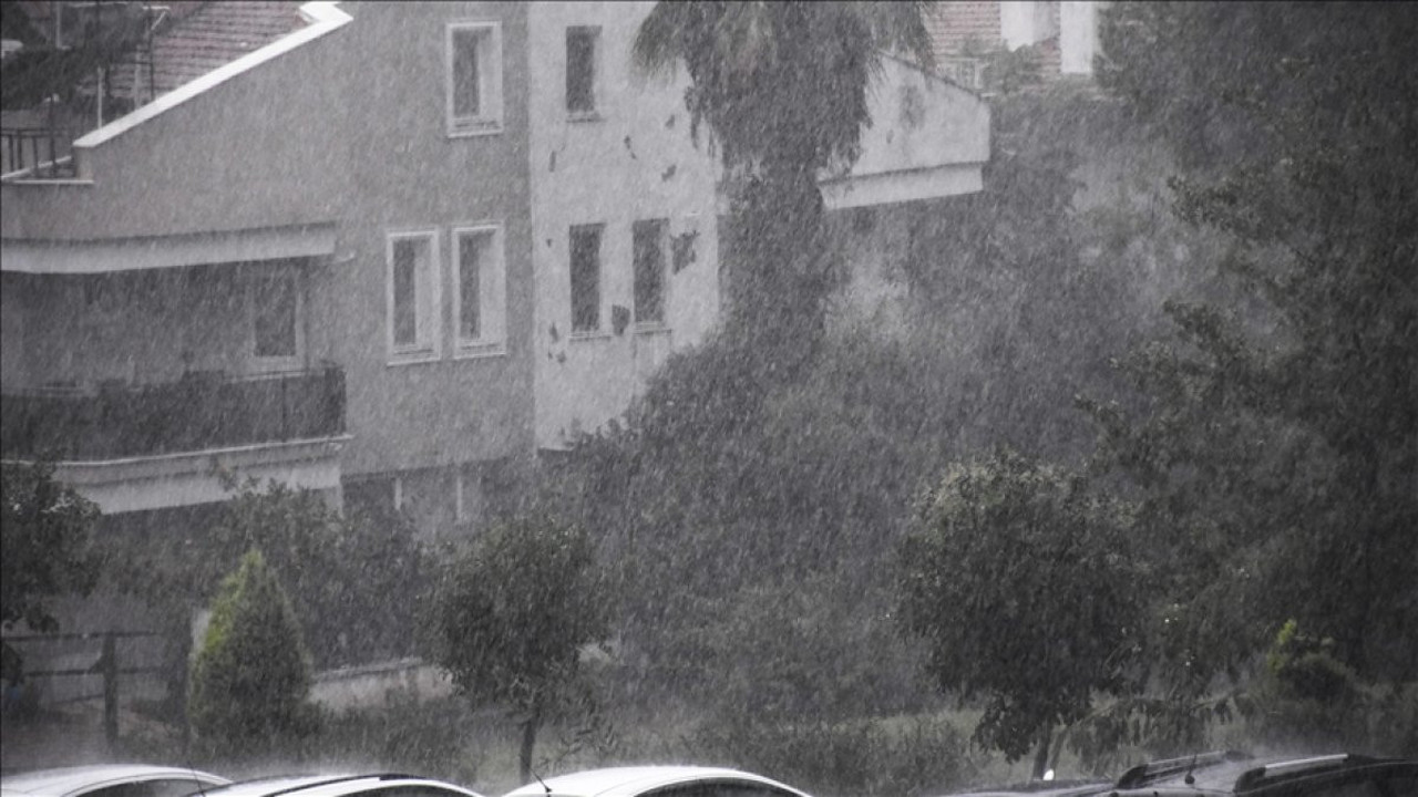 Meteoroloji 2 ili gün ve saat verip ‘tedbirli olun’ diye uyardı. Kuvvetli sağanak vuracak