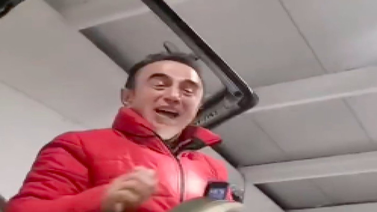 Fıs Fıs İsmail model uçağa binere Netanyahu'ya meydan okudu