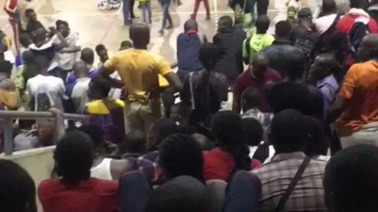 Kongo'da stadyumda askeri personel seçmeleri sırasında çıkan izdihamda 37 kişi öldü