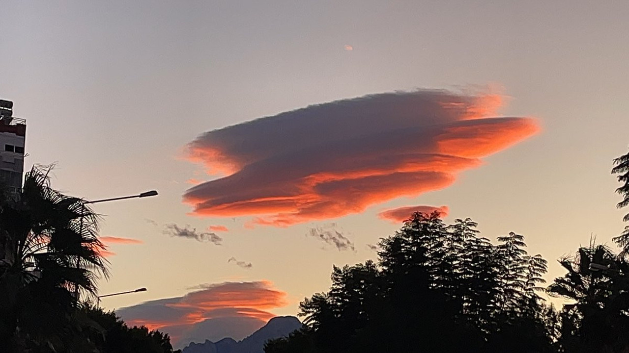 Antalya’daki gizemli bulutların sırrı çözüldü. Görenler dönüp bir daha baktı