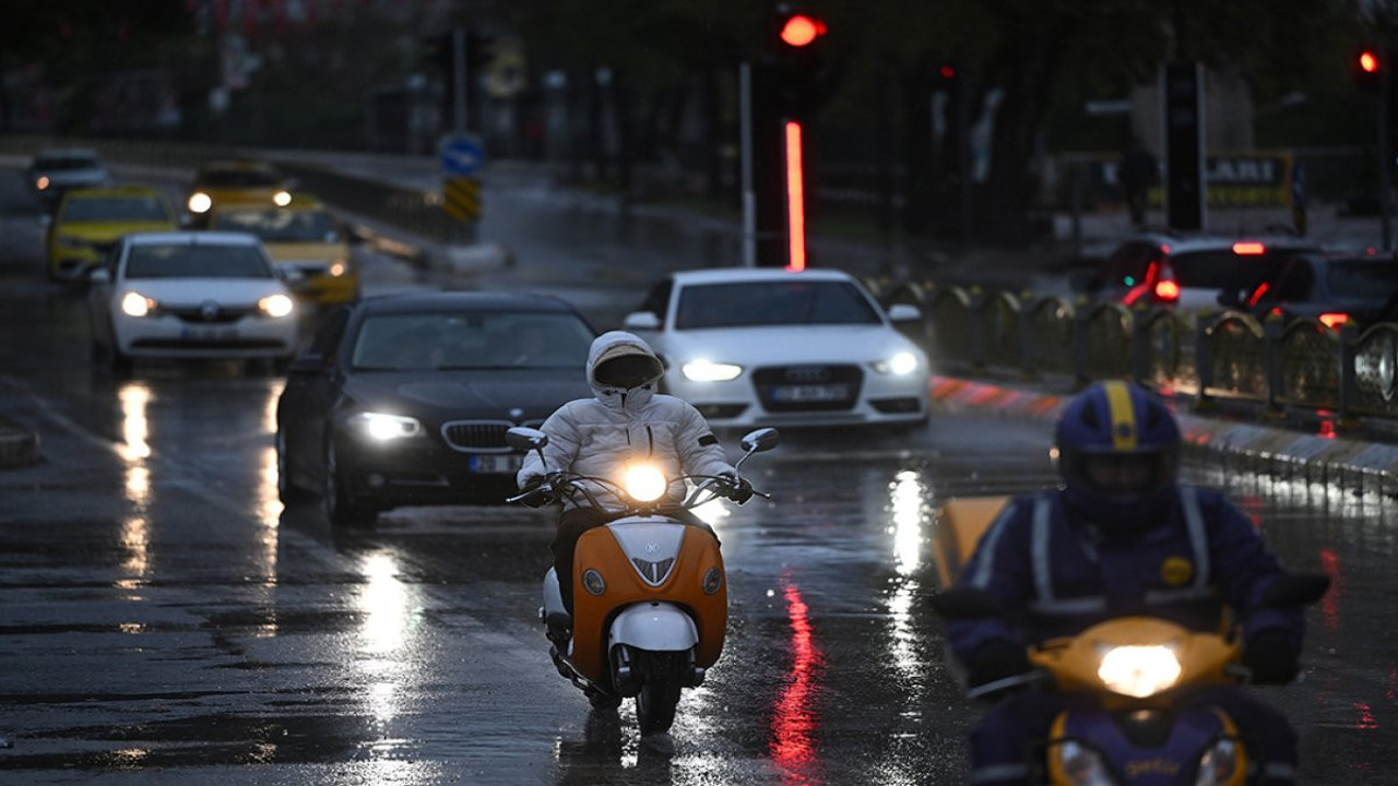 Trakya'ı sağanak vurdu! Cadde ve sokaklar suyla doldu