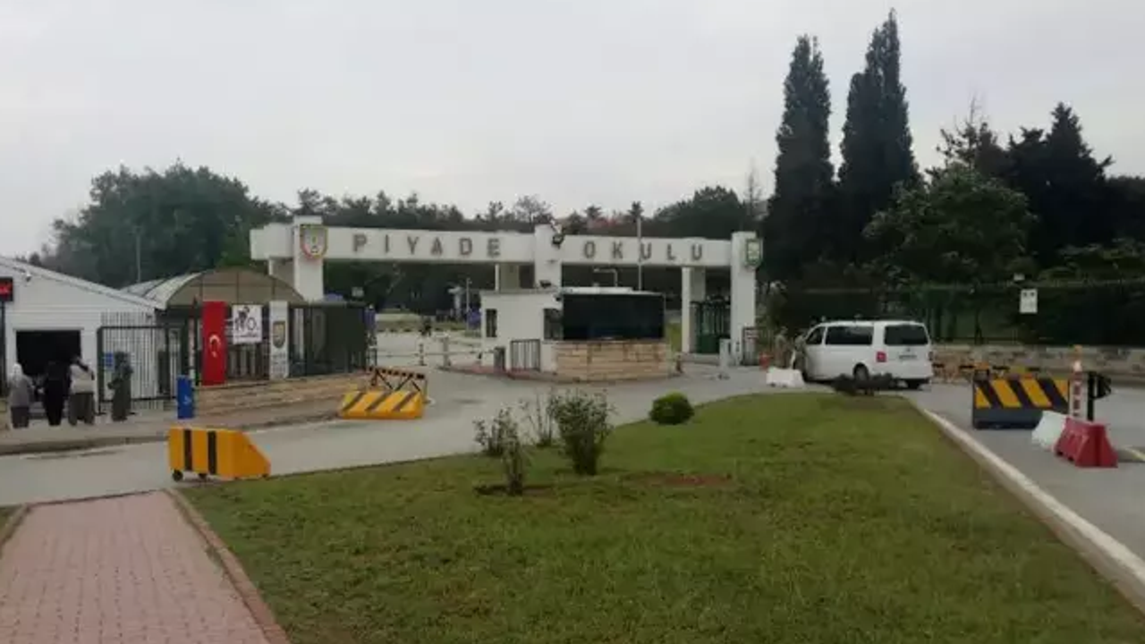 Tuzla Piyade Okulu’nda bir teğmen Atatürk resmini yırtıp attı iddiası. Olay Meclis’e taşındı