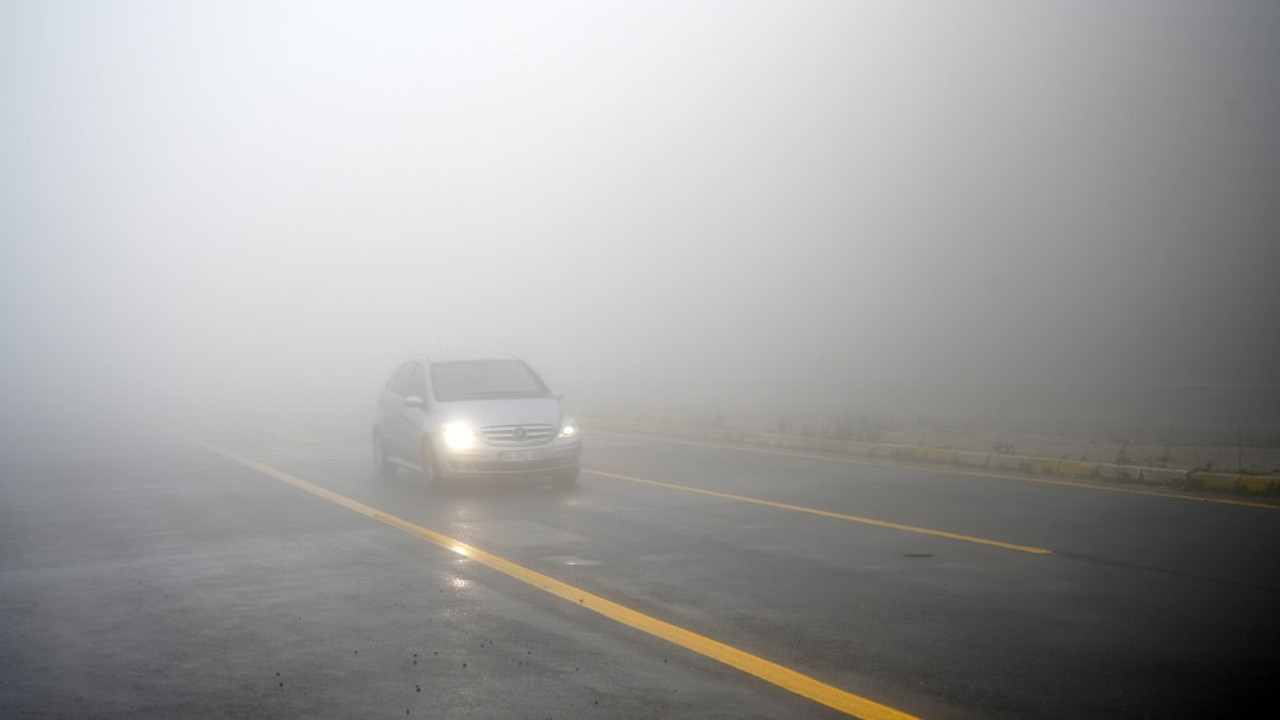 Sis ve yağmur Bolu Dağı'nı esir aldı