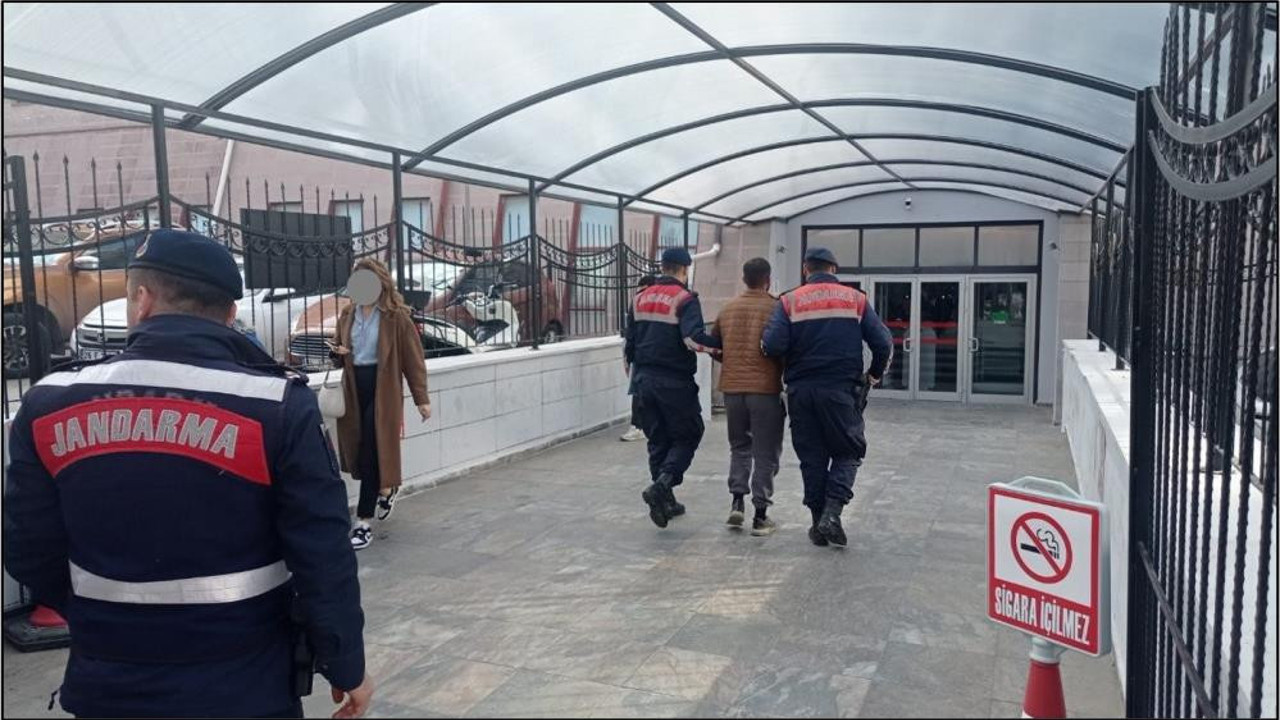 İnşaat iskelesi çaldılar. 3 kişiden 1'i tutuklandı