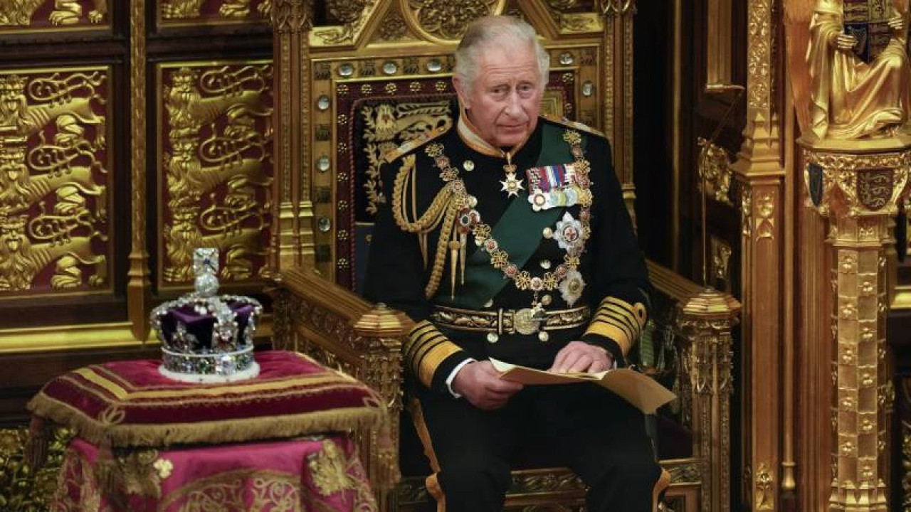 Kral Charles ölen İngilizlerin servetini kendi mirasına katmış. Binlerce kişinin mal varlığını aldı