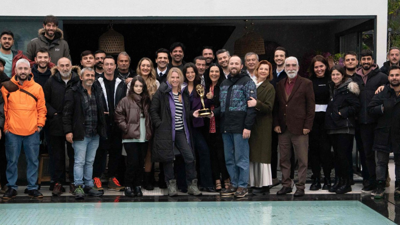 Emmy ödüllü 'Yargı' ekibi sette başarılarını kutladı