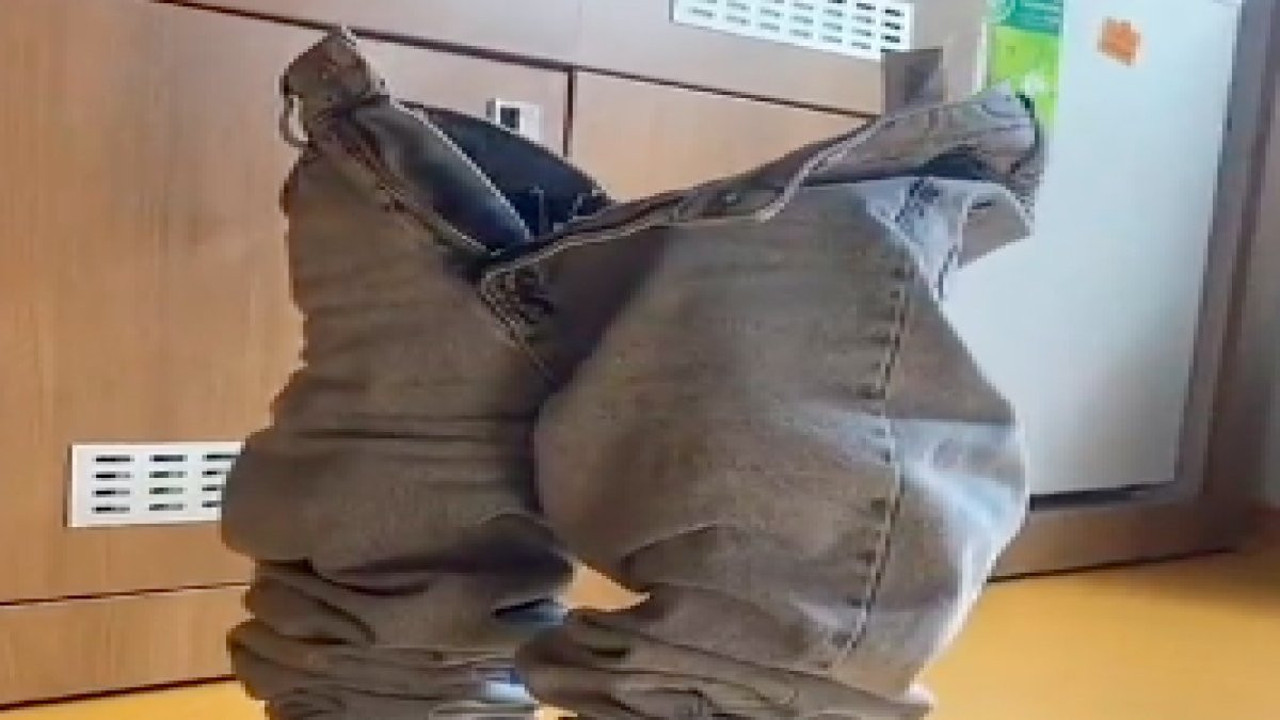 "Arkadaşım pantolonunu park edip yatıyor" dedi gündem oldu