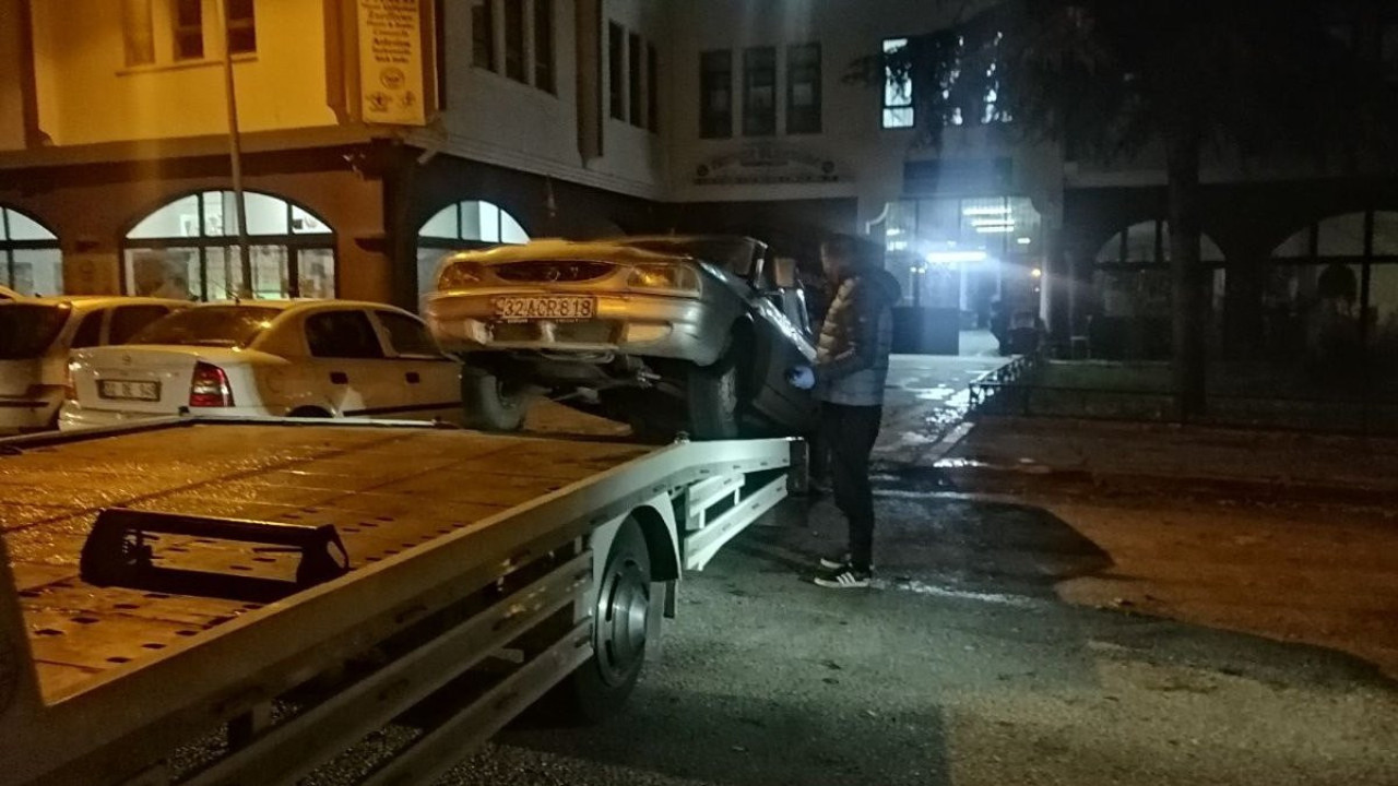 Cesedi yol kenarına atıp, karakola giderek cinayeti itiraf ettiler