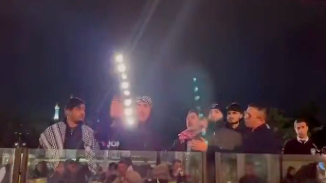 Adana'da kahve içenlere yumurta attılar