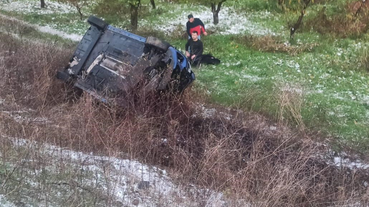 Bursa’da 2 araç kafa kafaya çarpıştı: 3 yaralı