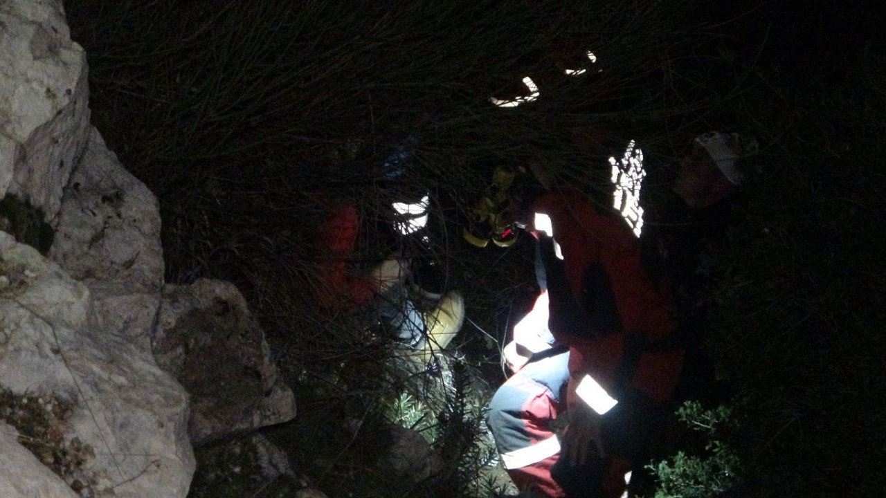 Muğla'da uçuruma düşen genç sağ olarak kurtarıldı