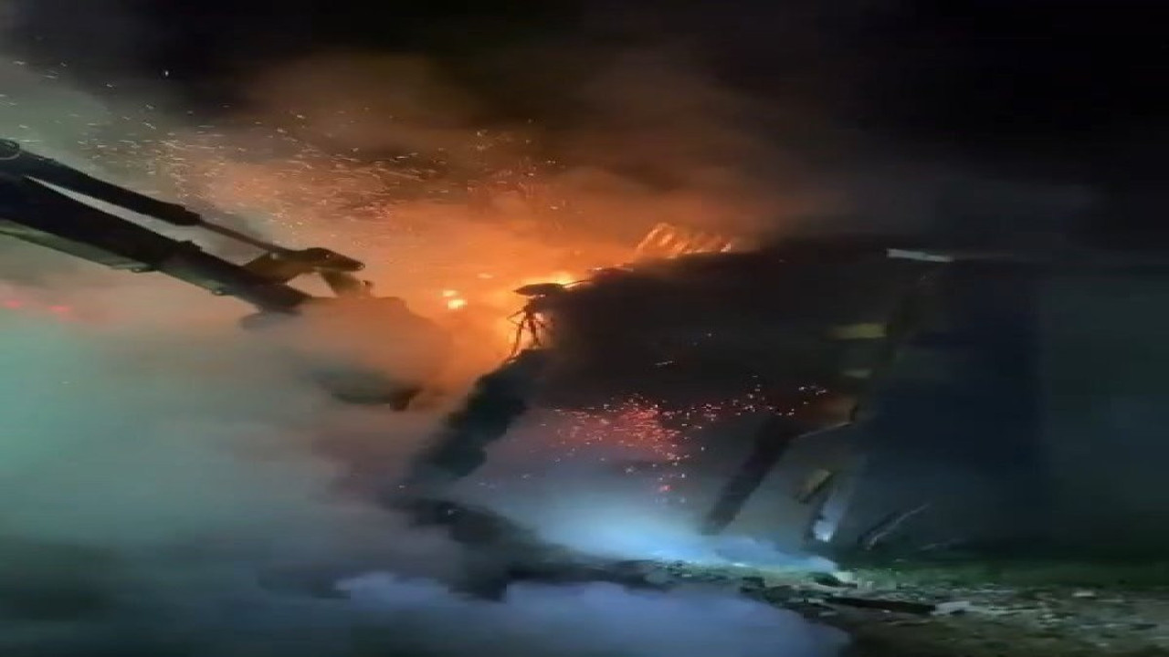 Elazığ’da 100 ton saman ve arpa kül oldu