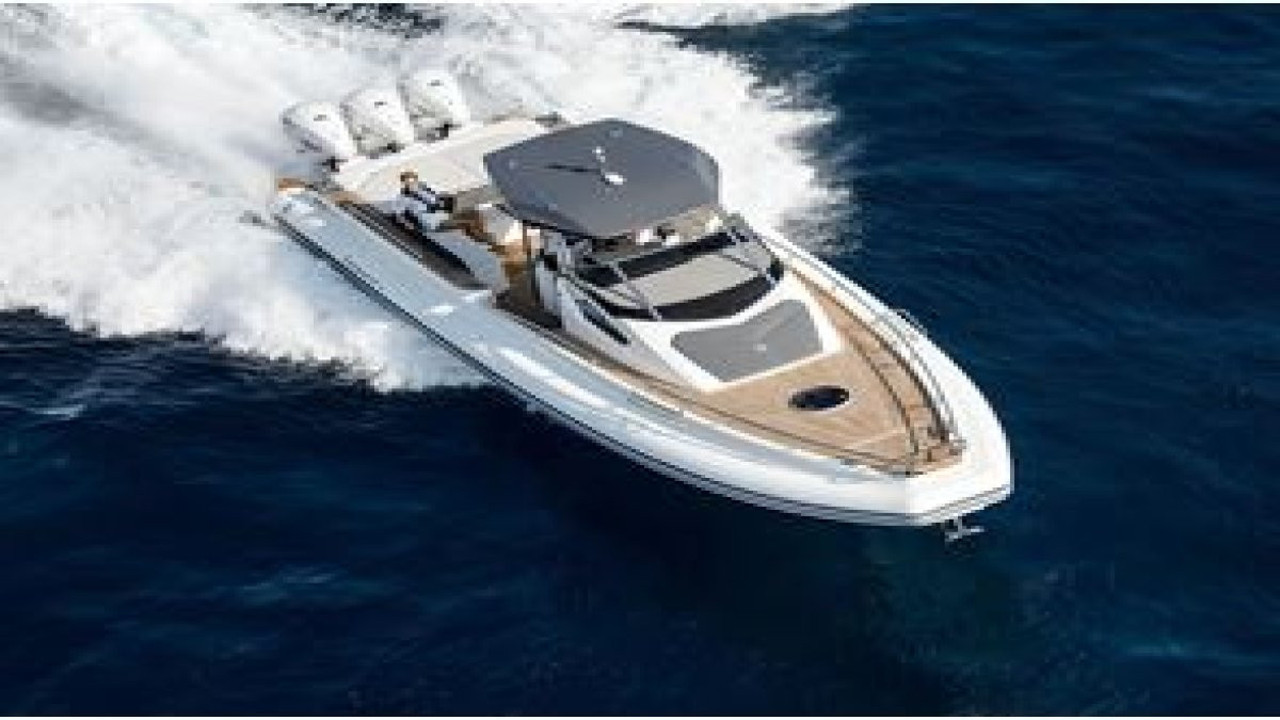 Milyarder iş insanı Rahmi Koç Türkiye'de üretime başlayacak. İtalya'nın dev markasını satın almıştı