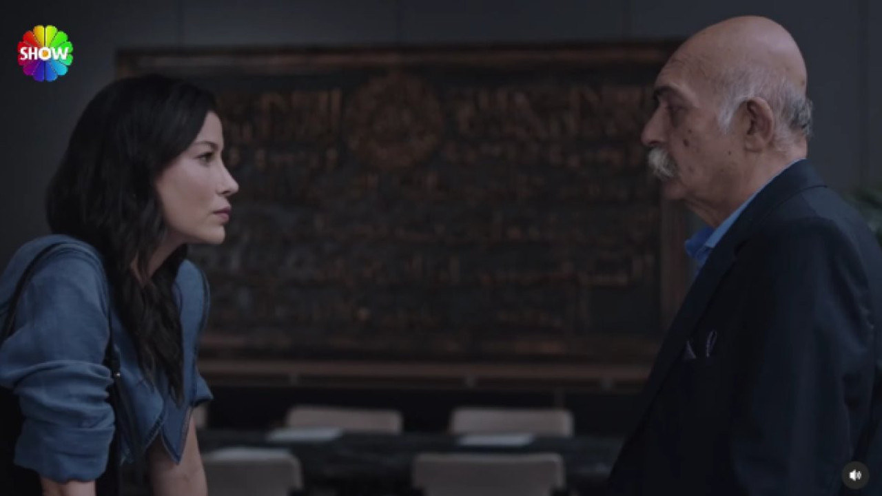 'Kızılcık Şerbeti'nde Alev ve Abdullah'ın romantik sahnesi ortalığı karıştırdı