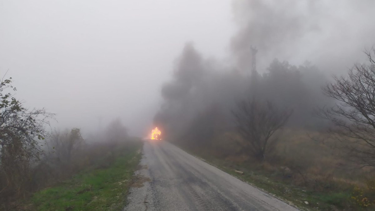 Seyir halindeki araç alev topuna döndü (11 Aralık 2023)