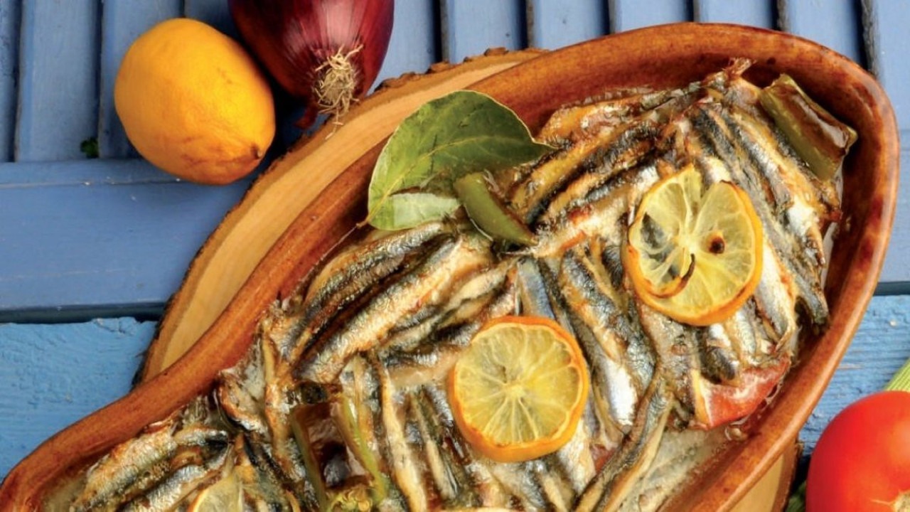 Hamsi buğulama nasıl yapılır? Hamsi buğulama tarifi için malzemeler neler?