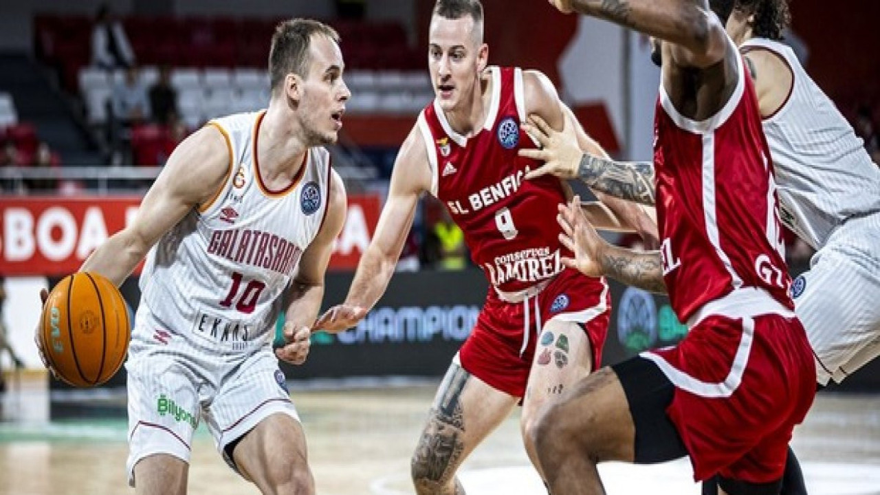 Galatasaray Portekiz'de farklı kazandı