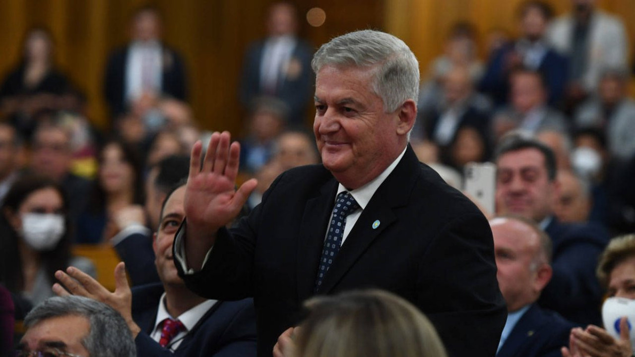 İYİ Partili Ahmet Zeki Üçok görevden alındı