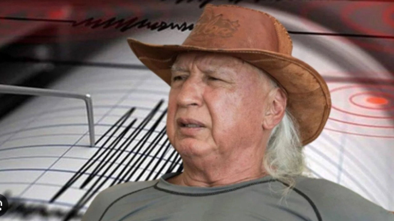 Şener Üşümezsoy'dan sıcağı sıcağına deprem açıklaması. Asıl deprem beklediği yeri söyledi