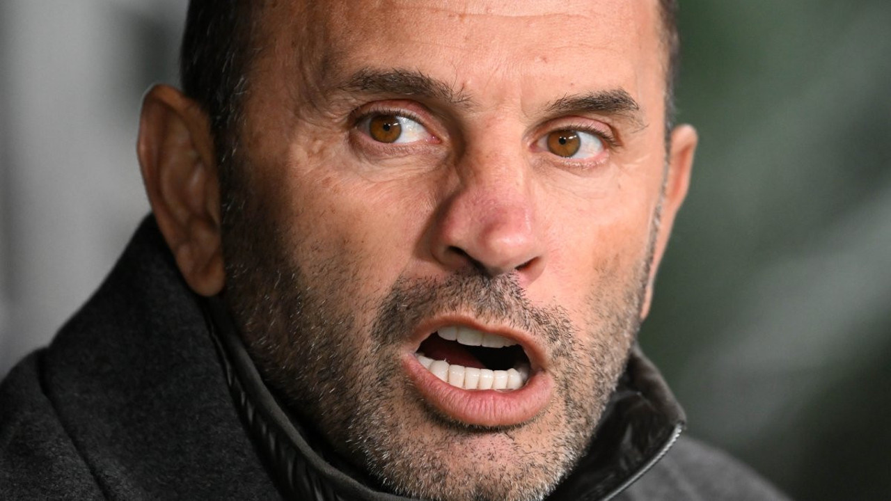 Galatasaray için transfer açıklaması. Okan Buruk törende konuştu