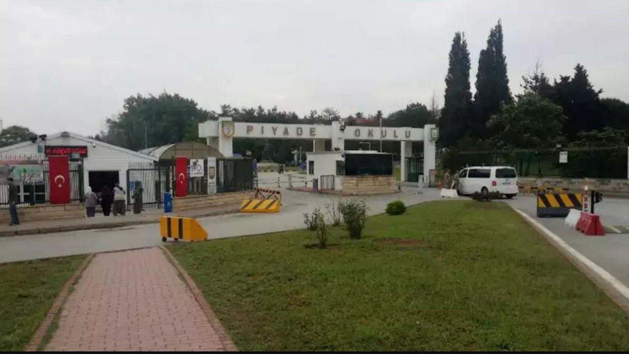 Milli Savunma Bakanlığı’ndan Tuzla Piyade Okulu açıklaması. Atatürk’e sahip çıkmak da disiplinsizlikmiş