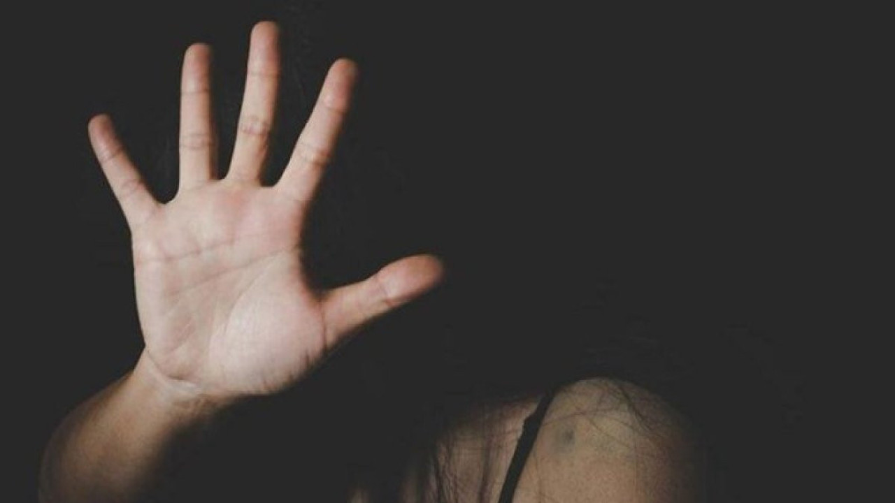 Ebeye görevi başında tacize tutuklama çıktı