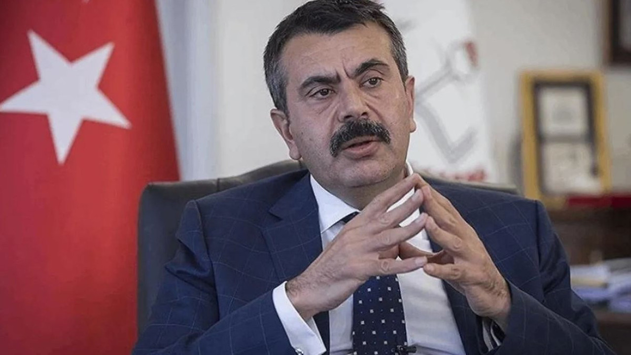 Sanatçılar MEB Bakanının görevden alınmasını talep etti