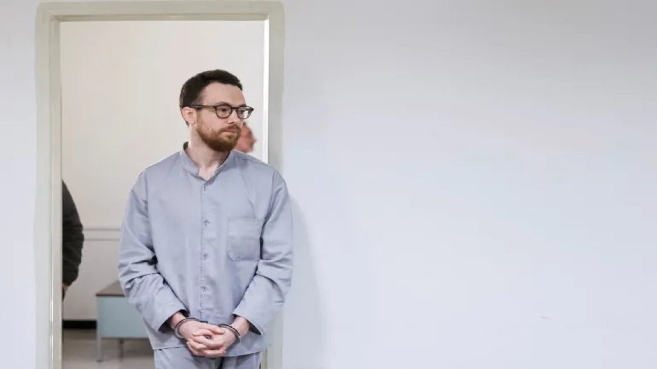 İran, AB diplomatını ‘yeryüzünde bozgunculuk’ suçlamasıyla yargılıyor