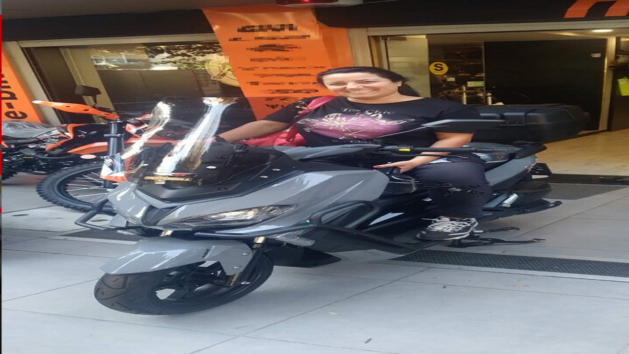 Otomobille çarpışan motosikletteki kurye Zeynep, hayatını kaybetti