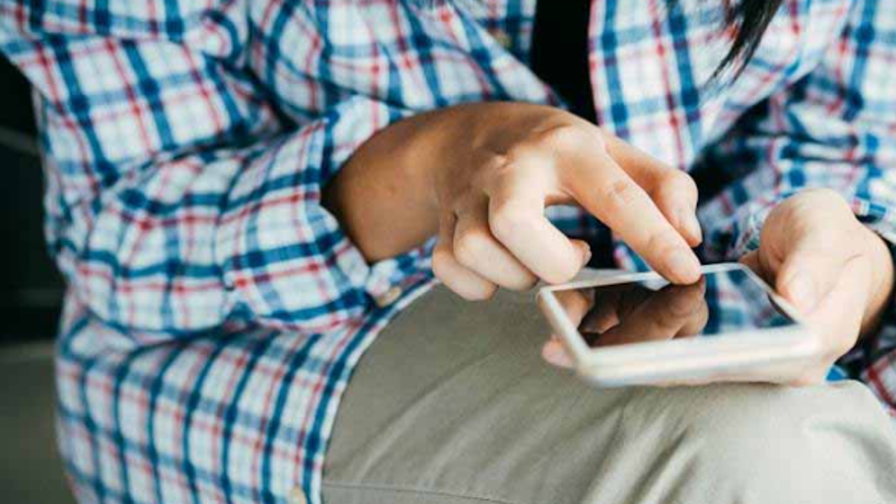 19 yaşındaki genç eskorta 100 bin lirasını kaptırdı. Heyecanla yaptığı yılbaşı planı kabusu oldu