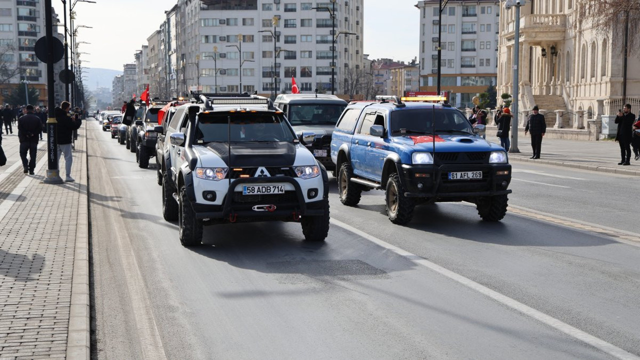 Şehitleri anmak için 150 araçlık konvoy düzenlendi