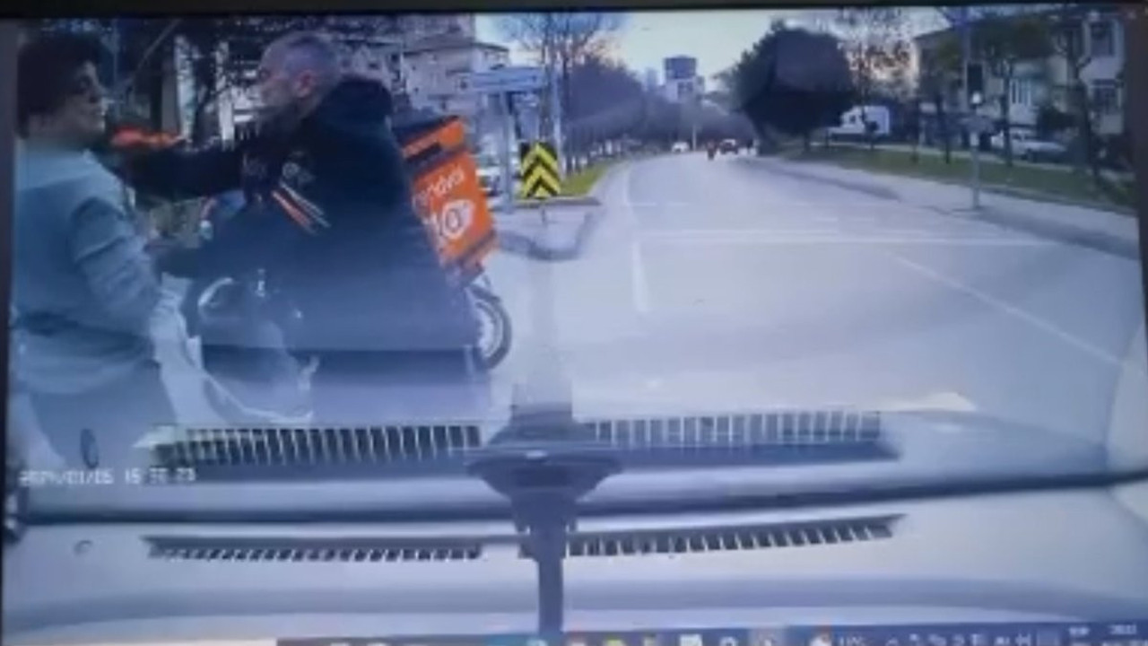 Ümraniye'de motokurye kendisini uyaran otomobil sürücüsüne saldırdı
