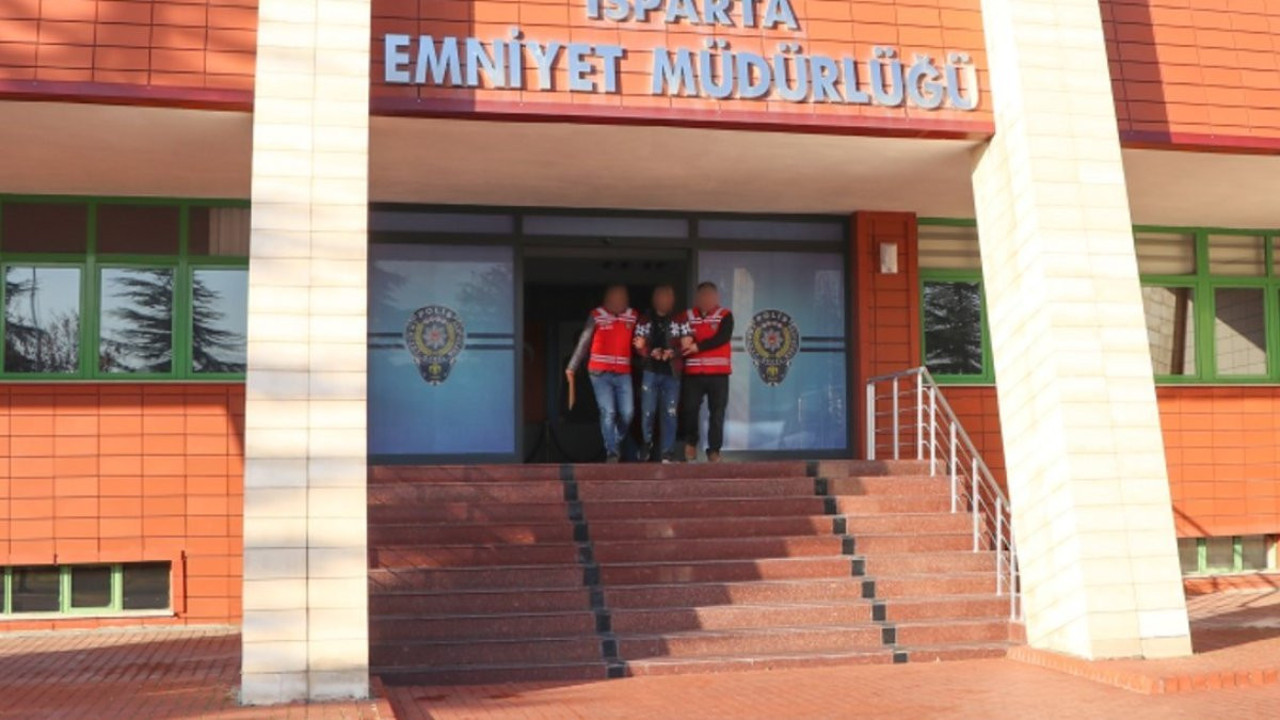 Kaçak 8 kişi kıskıvrak yakalandı