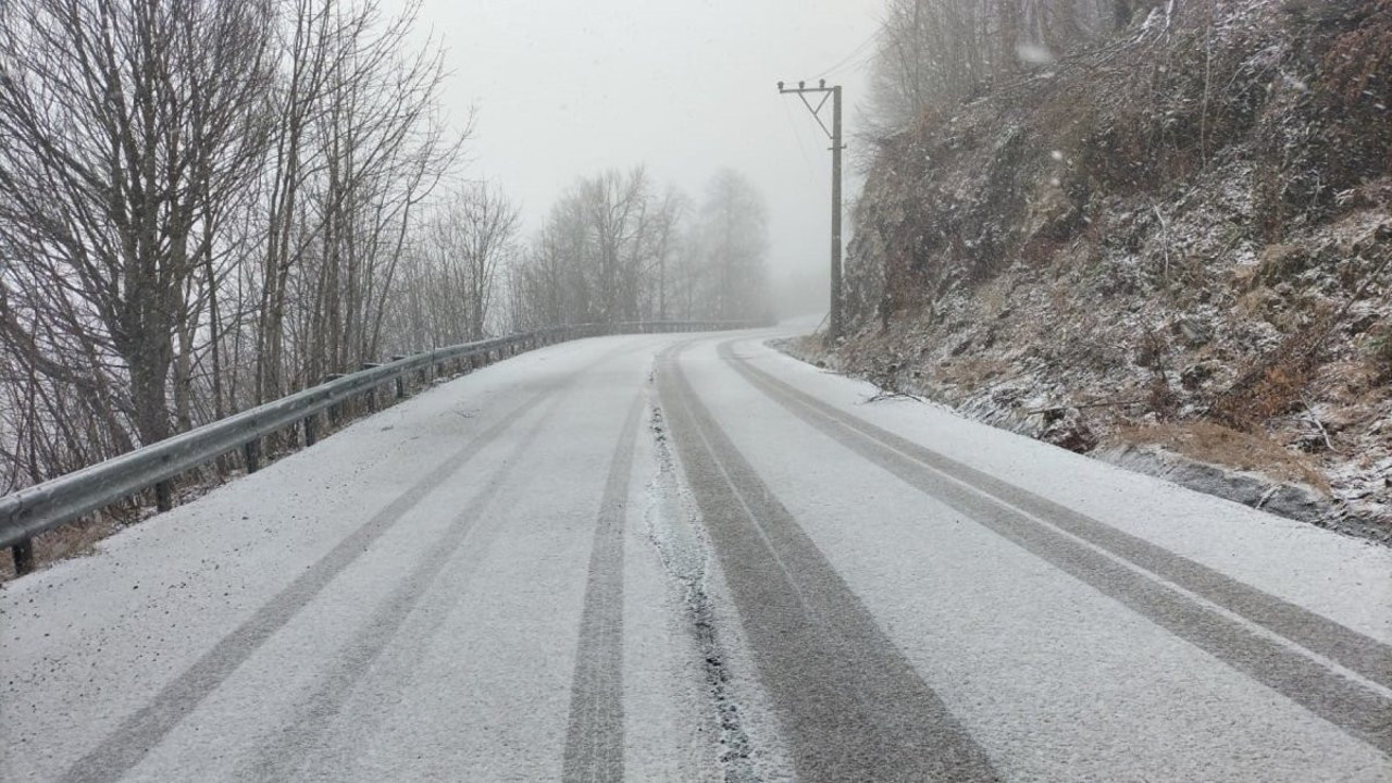 Kocaeli'nin yüksek kesimleri beyaza büründü