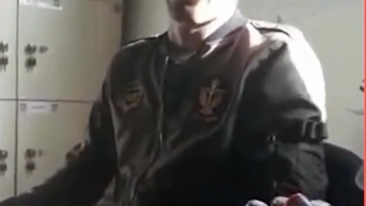 Ağlayan asker: Komutanım beni göndermeyin askerlik yapmak istiyorum. Bu bir Anadolu Türk destanı haberidir